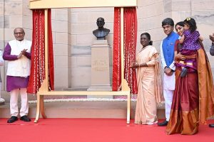 Rajaji Bust Rashtrapati Bhavan - President Murmu unveils bust of Chakravarti Rajagopalachari on February 23 2026